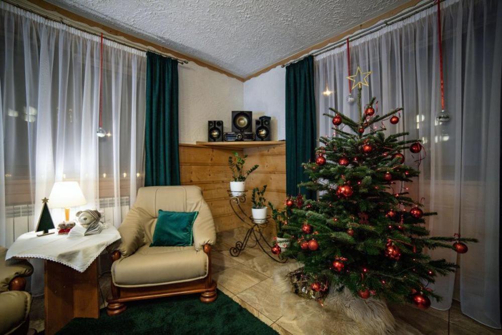 Rodzinny Dom I Apartamenty U Ciwersa Z Balia W Ogrodzie Białka Tatrzańska Exterior foto