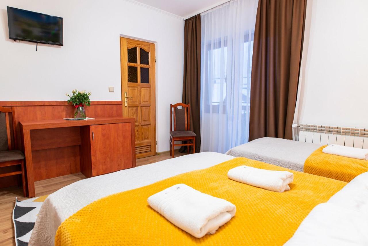 Rodzinny Dom I Apartamenty U Ciwersa Z Balia W Ogrodzie Białka Tatrzańska Exterior foto