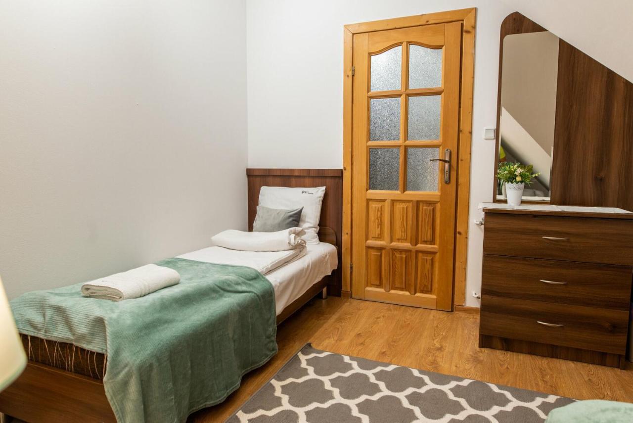 Rodzinny Dom I Apartamenty U Ciwersa Z Balia W Ogrodzie Białka Tatrzańska Exterior foto