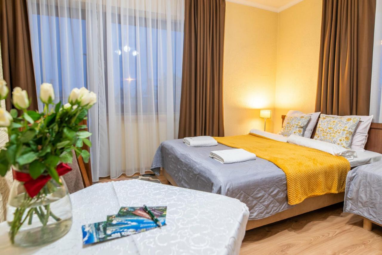 Rodzinny Dom I Apartamenty U Ciwersa Z Balia W Ogrodzie Białka Tatrzańska Exterior foto