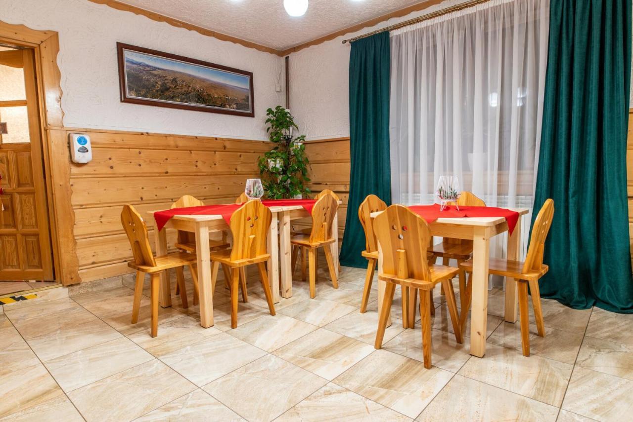 Rodzinny Dom I Apartamenty U Ciwersa Z Balia W Ogrodzie Białka Tatrzańska Exterior foto