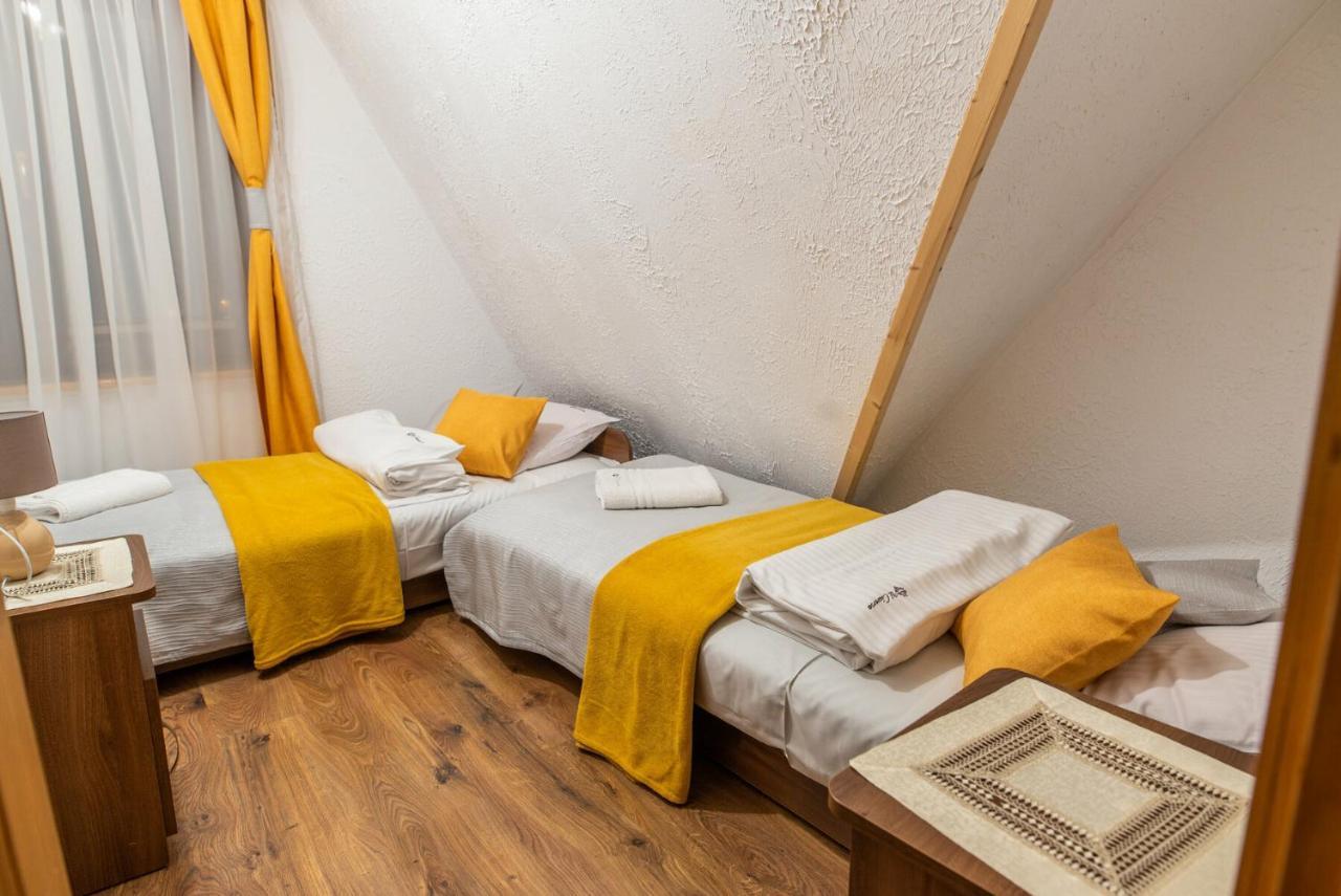 Rodzinny Dom I Apartamenty U Ciwersa Z Balia W Ogrodzie Białka Tatrzańska Exterior foto