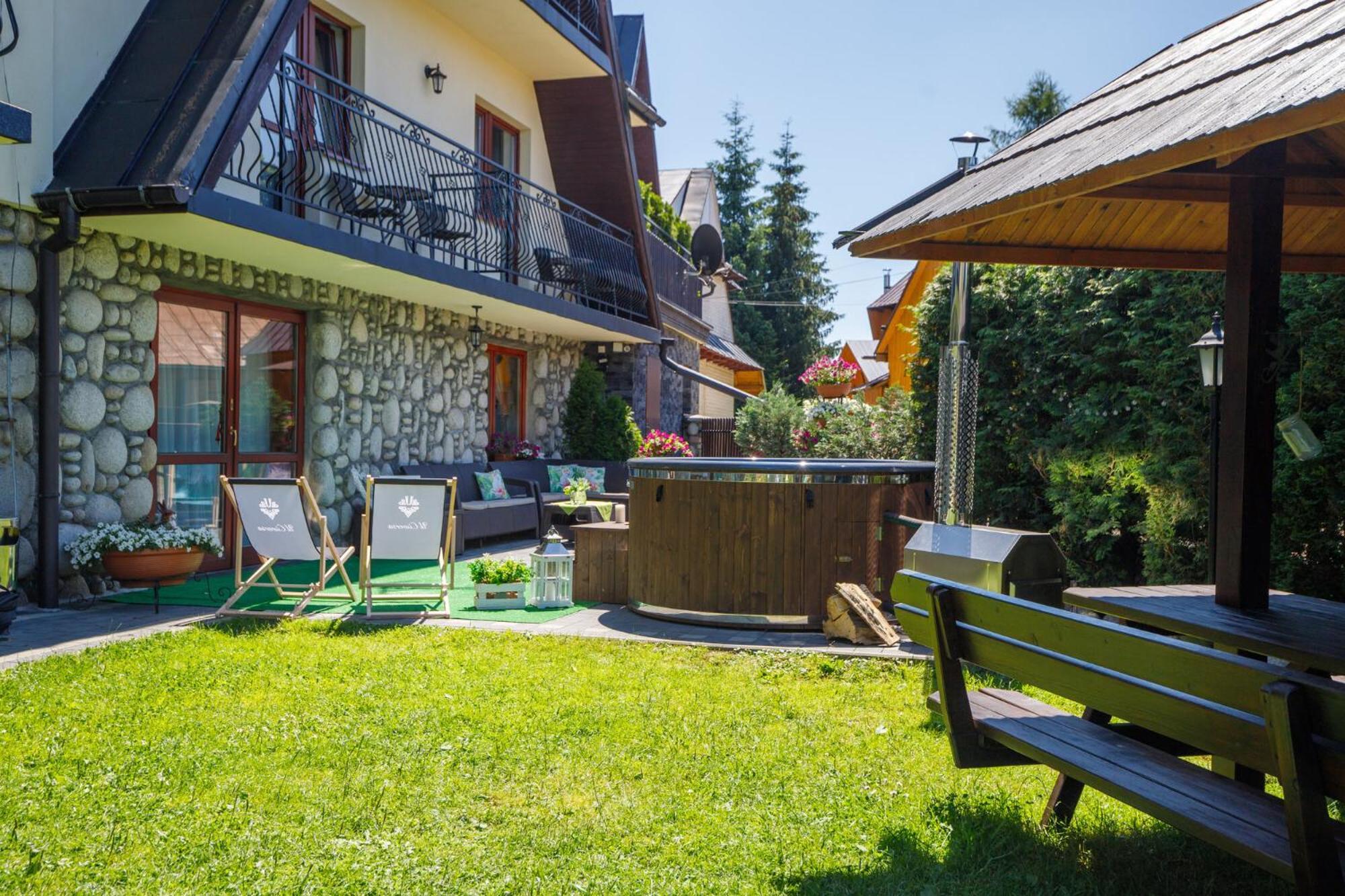 Rodzinny Dom I Apartamenty U Ciwersa Z Balia W Ogrodzie Białka Tatrzańska Exterior foto