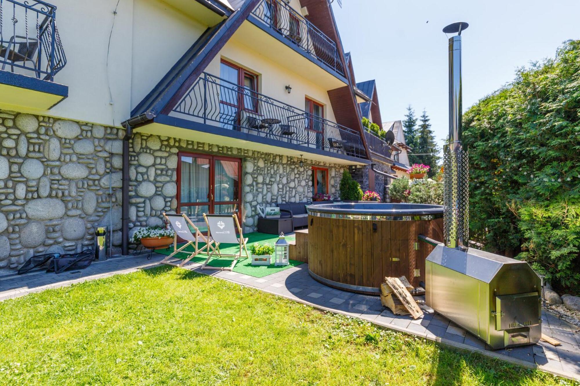 Rodzinny Dom I Apartamenty U Ciwersa Z Balia W Ogrodzie Białka Tatrzańska Exterior foto